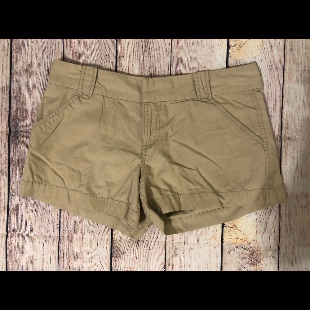 Old Navy khaki shorts size 10